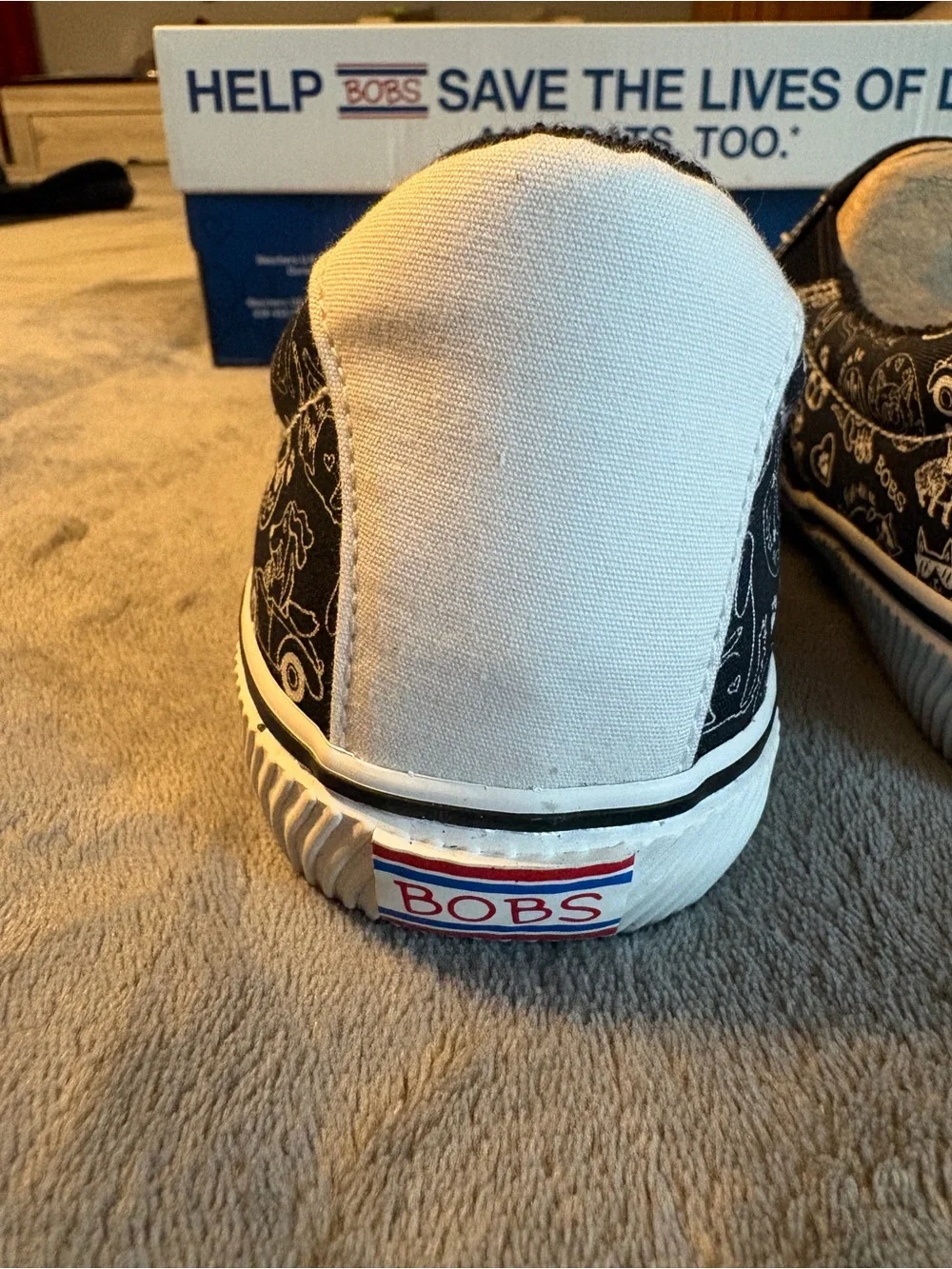 Women’s Skechers BOBS White & Black Pet Print Slip-On Sneakers Size 10W